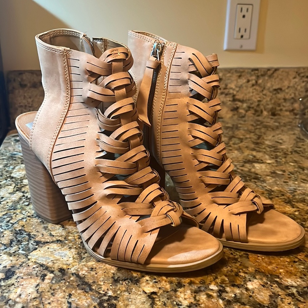 Dolce Vita Tan Wedges